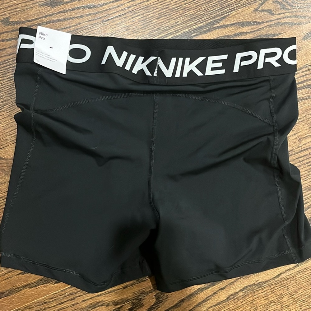 Women’s Nike Pro XL